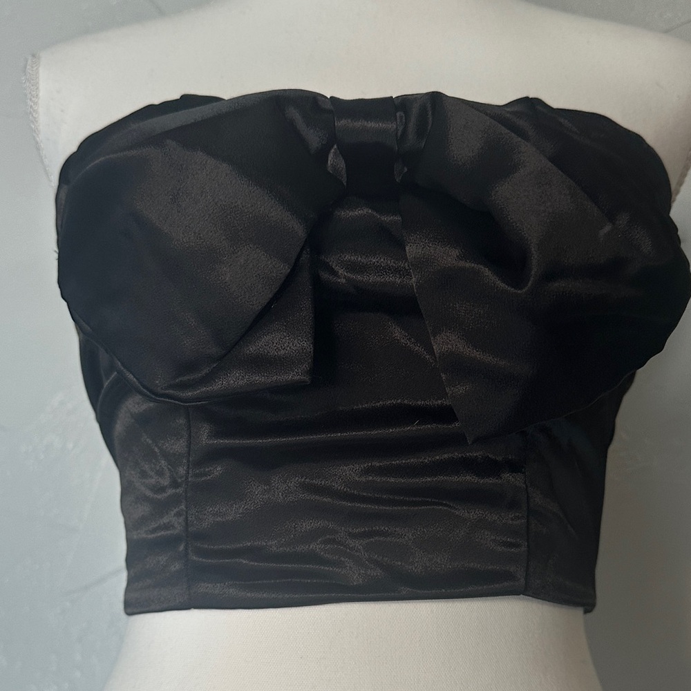 Nasty Gal Black Satin Crop Top - Picture 10 of 14